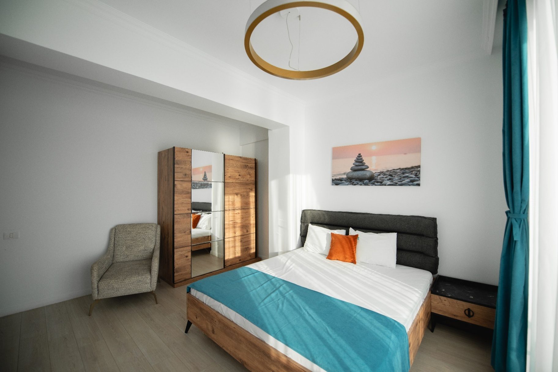 Queen Apartment